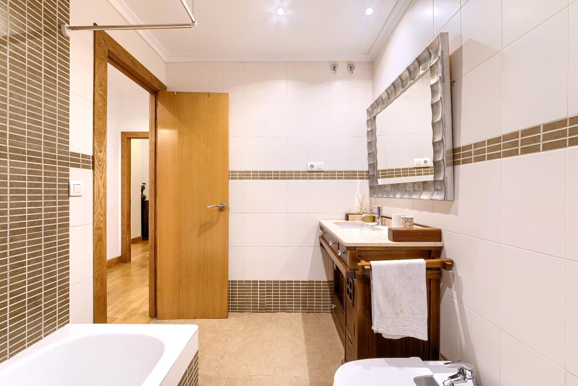 Vivienda Turistica Acogedora Y Elegante En Irala Apartment Bilbao Luaran gambar